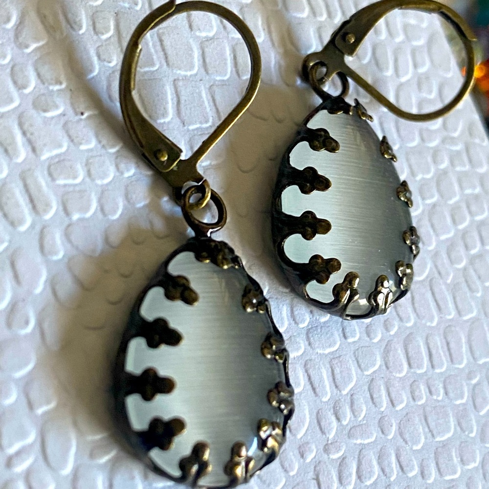 Gorgeous smooth gray cats eye earrings